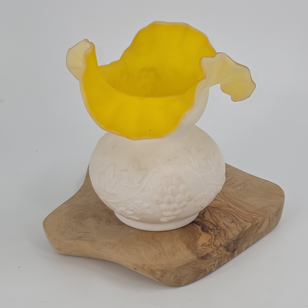 KANAWHA VASE Ruffled Yellow White Satin Glass Grape Design Lovely Easter Gift